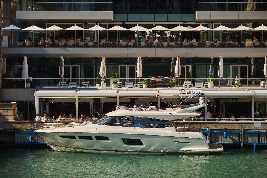 59' Prestige 550 Flybridge