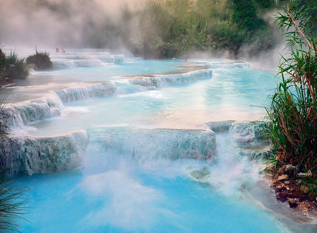 מעיינות חמים (Hot Springs)