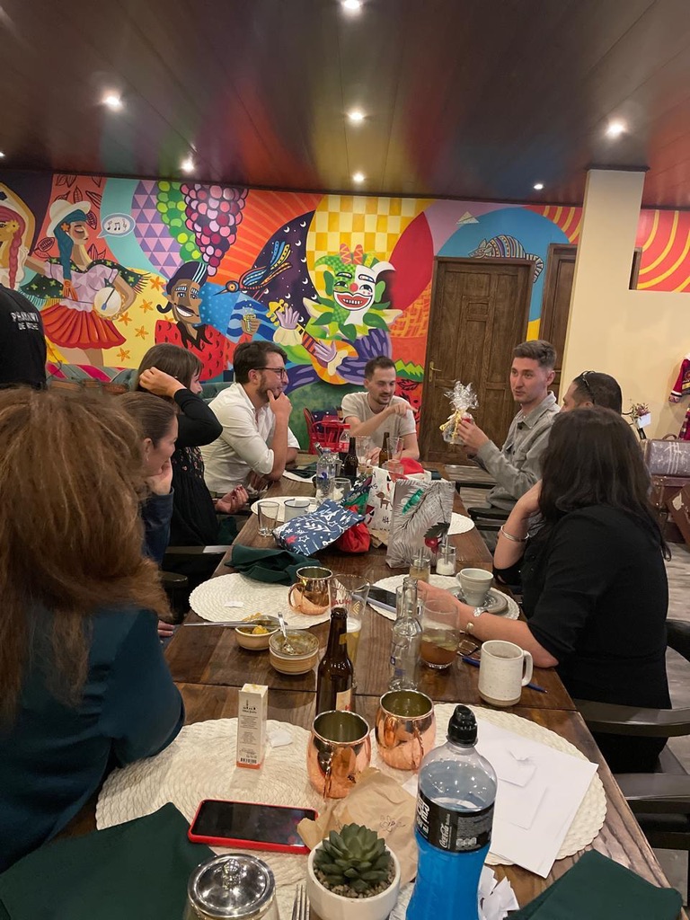 Human Agents Team in La Paz