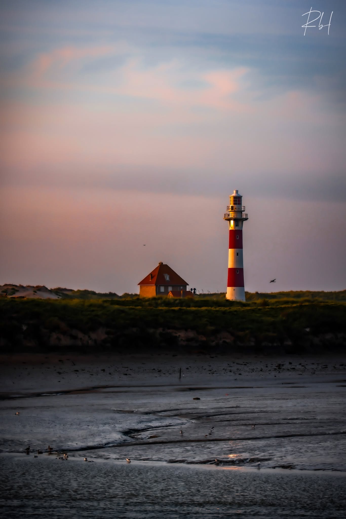 Phare au crépuscule