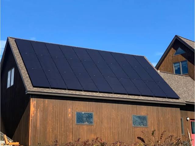 Full-Roof Solar Array