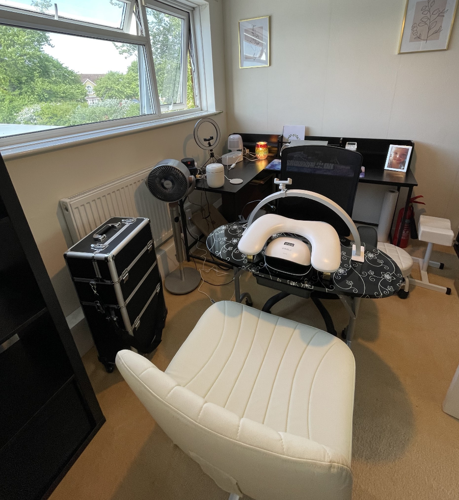 Vicky's Nail Nook salon space