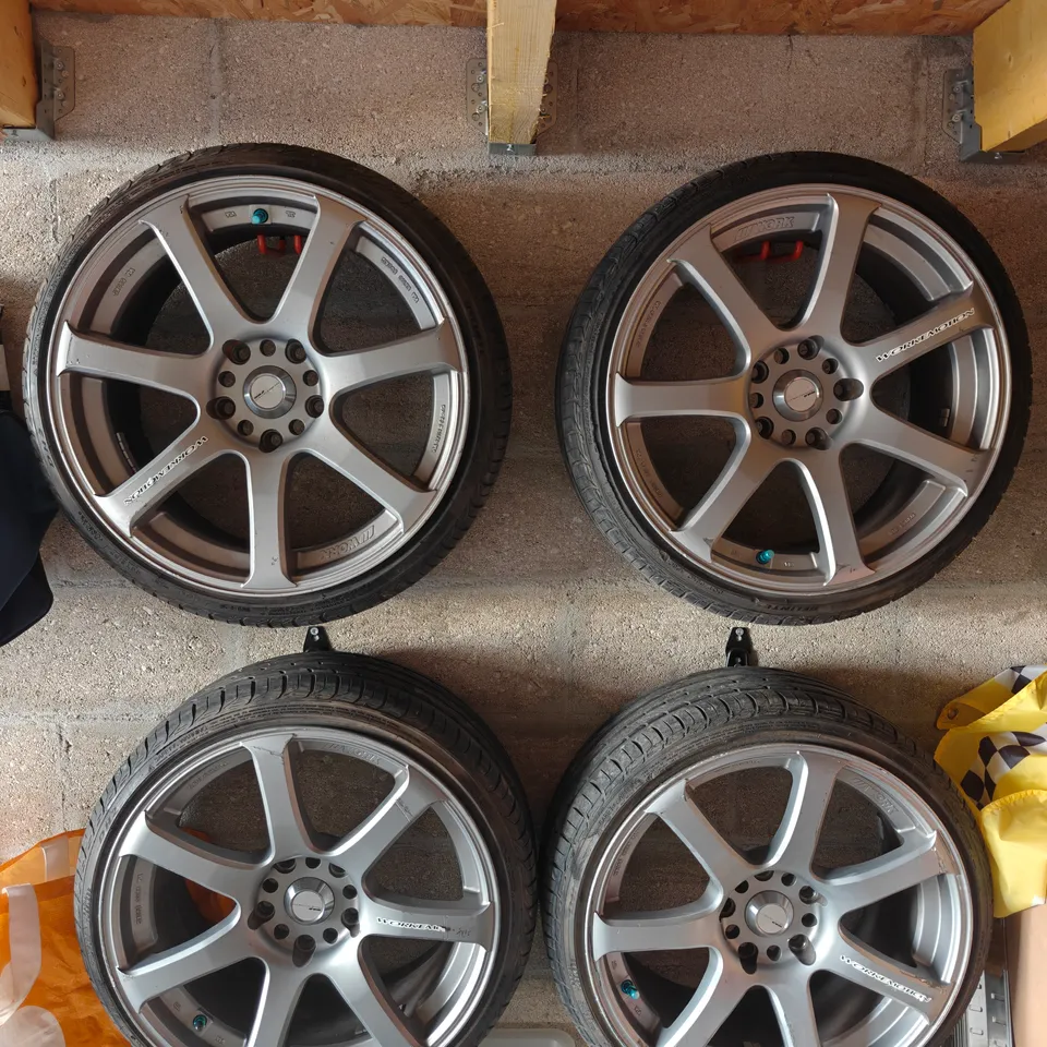 Work Emotion XT7 18x8.5J ET46 5x120