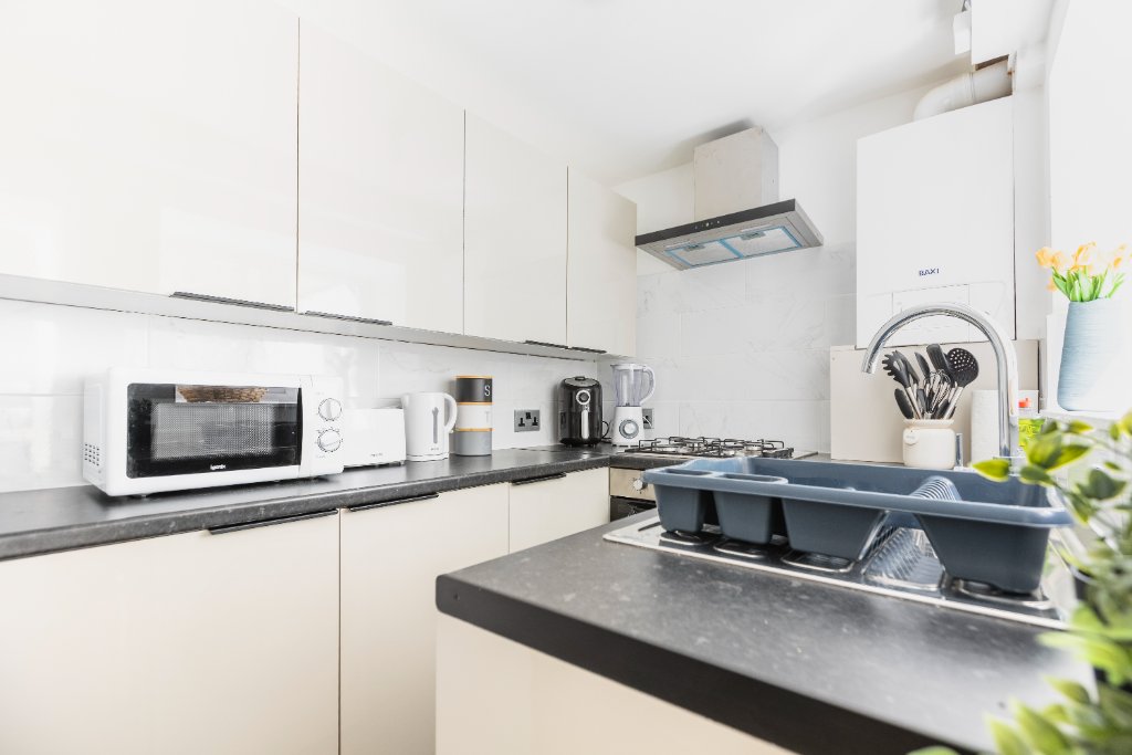 Fully equipped kitchen