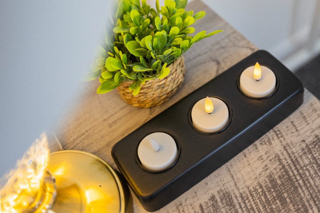 Bedside tealights and decor