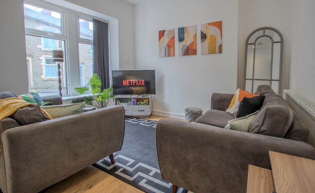 Darwen Tranquil Modern House — Primaville Stays