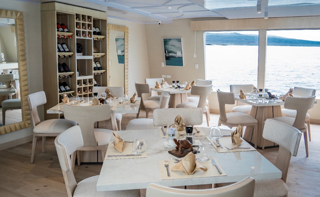 Main dining room aboard M/C Endemic