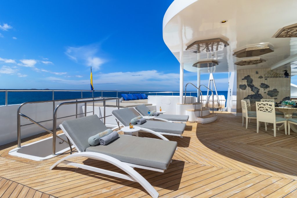 Family experience reference connected to M/C Elite Galapagos cruise materials