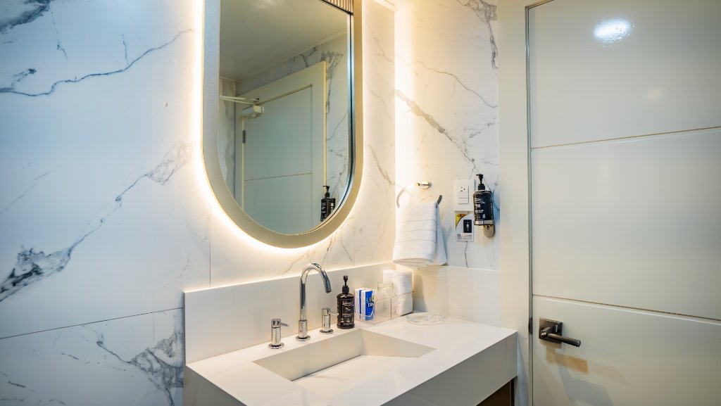 M/C Elite suite bathroom vanity with illuminated mirror