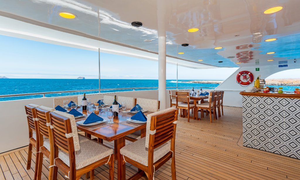 M/C Ocean Spray sky deck lounge interior detail