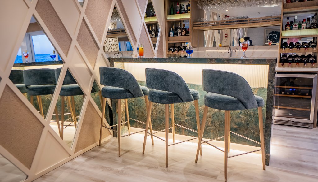 Bar area aboard M/C Elite