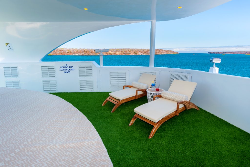 M/C Ocean Spray sky deck lounge seating