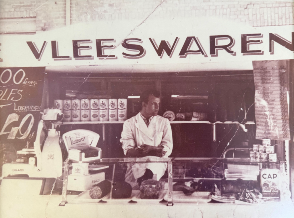 Theo Bakker op de Ten Katemarkt, Amsterdam