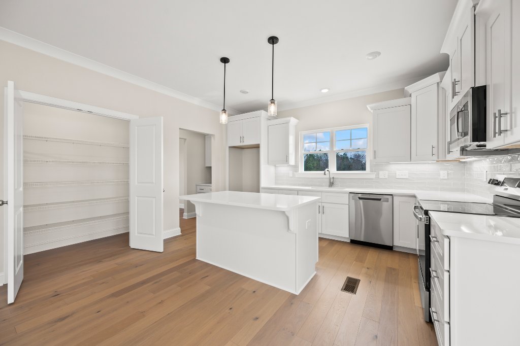 360 Wynnfall Drive, kitchen sink detail