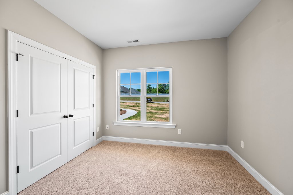 132 Cricket's Run, secondary bedroom with closet