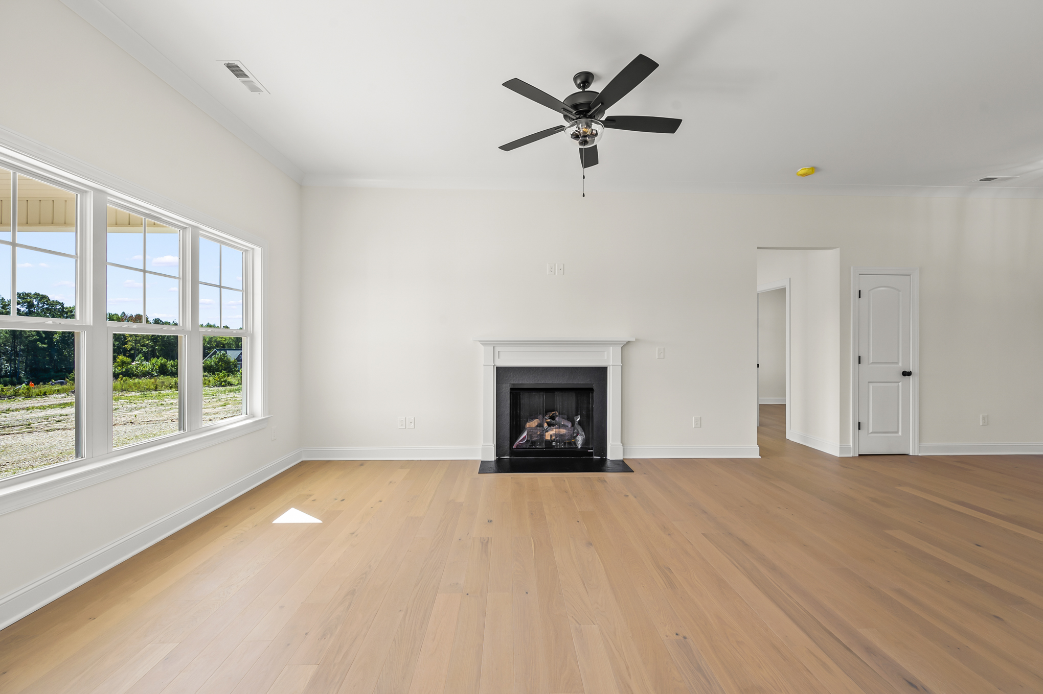 192 Cool Run - Open Living Area with Hardwood Floors