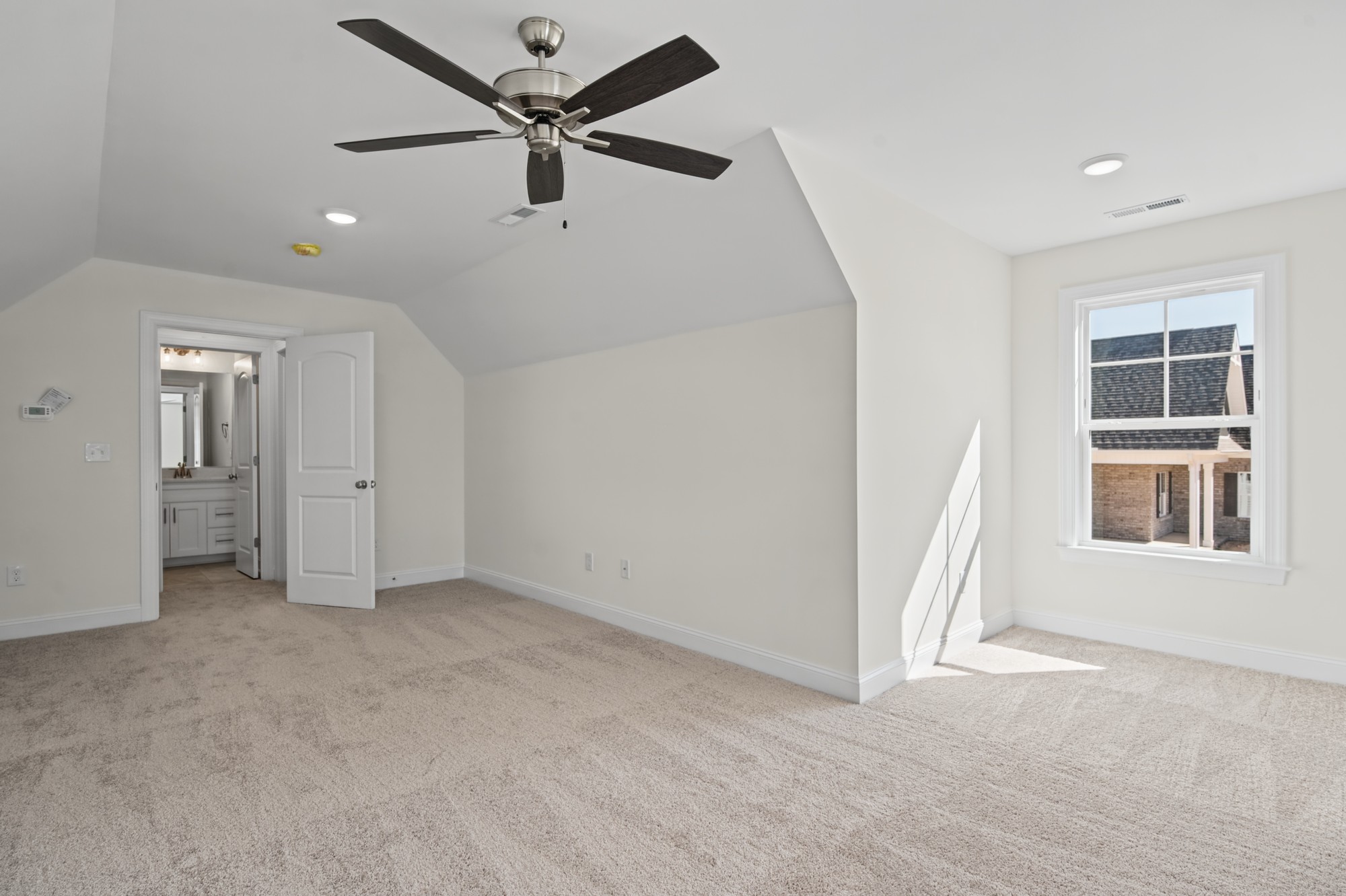 250 Cool Run - Secondary Bedroom with En-Suite Bath