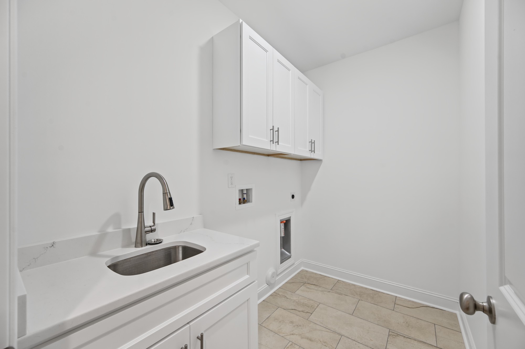 232 Cool Run - Laundry Room with Sink & Cabinets