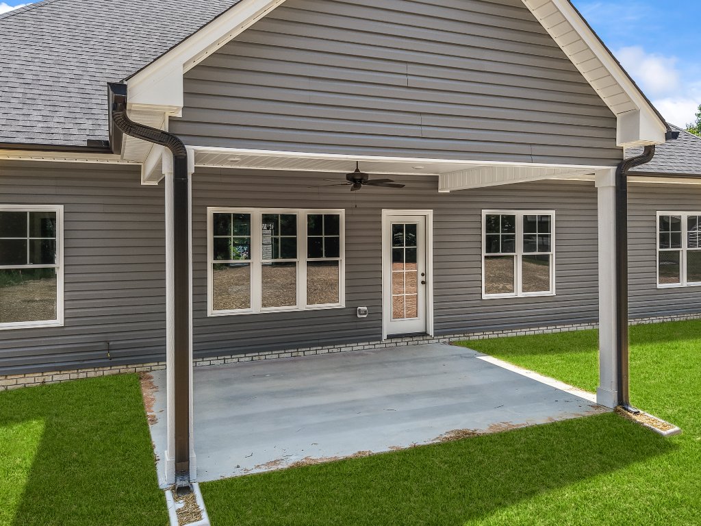 Covered rear patio