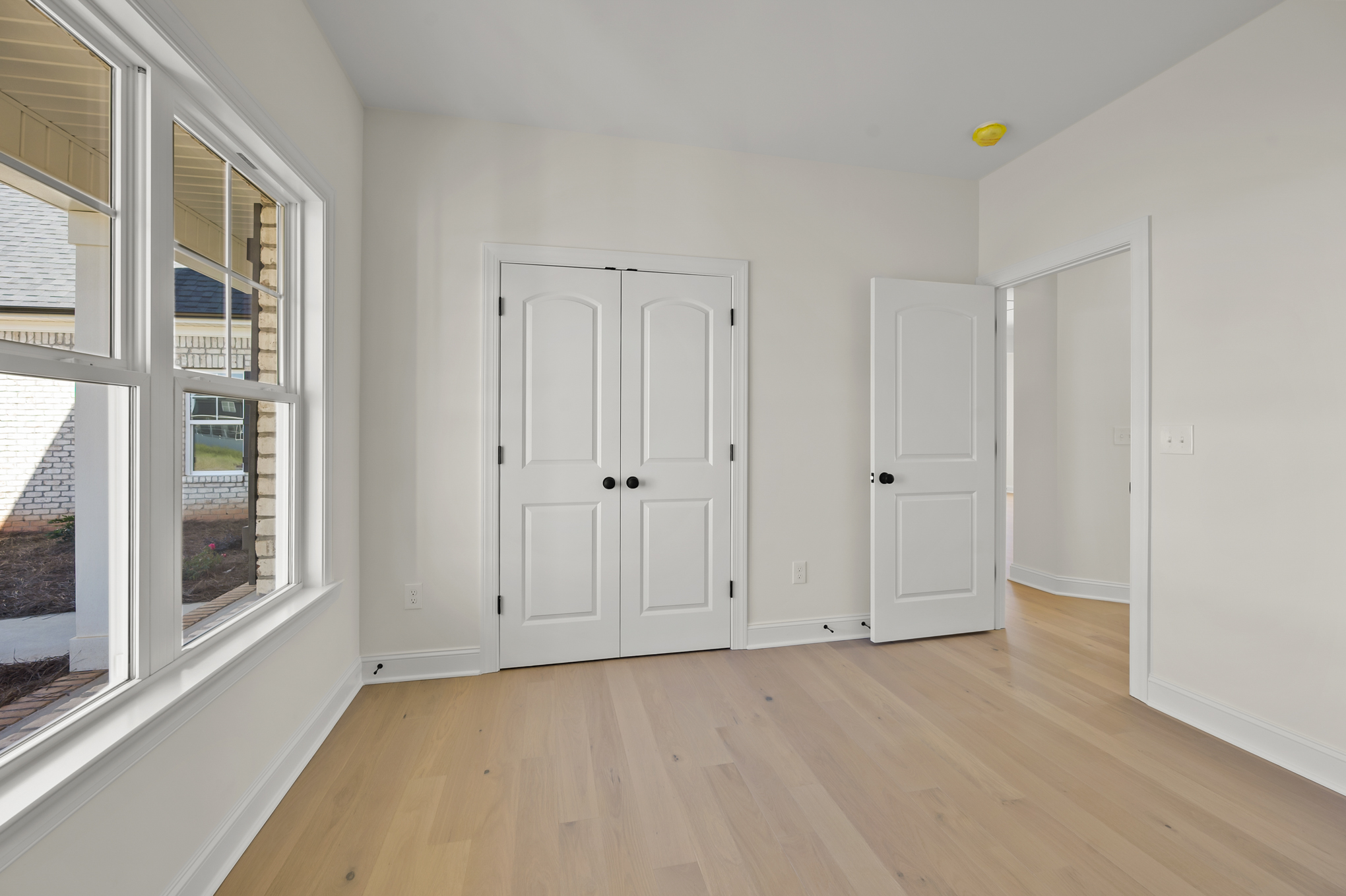 192 Cool Run - Bedroom with Double-Door Closet