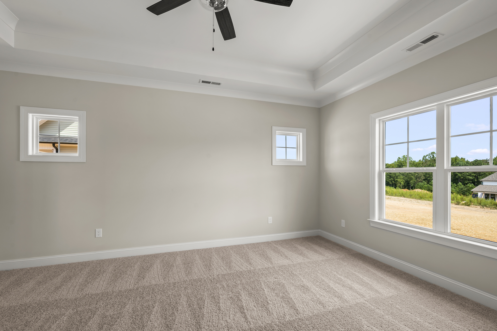 174 Cool Run - Primary Bedroom with Tray Ceiling