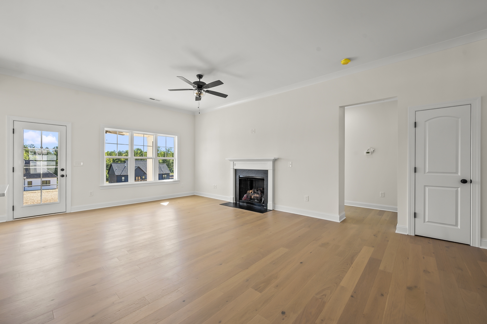 192 Cool Run - Living Room with Windows