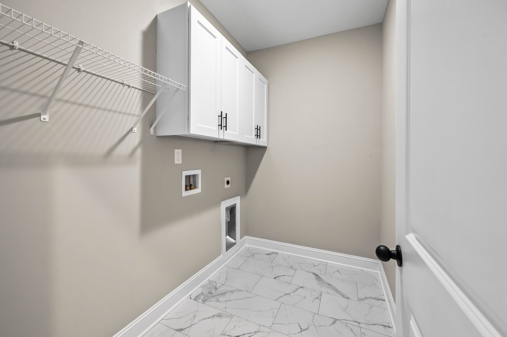 132 Cricket's Run, two-car garage interior