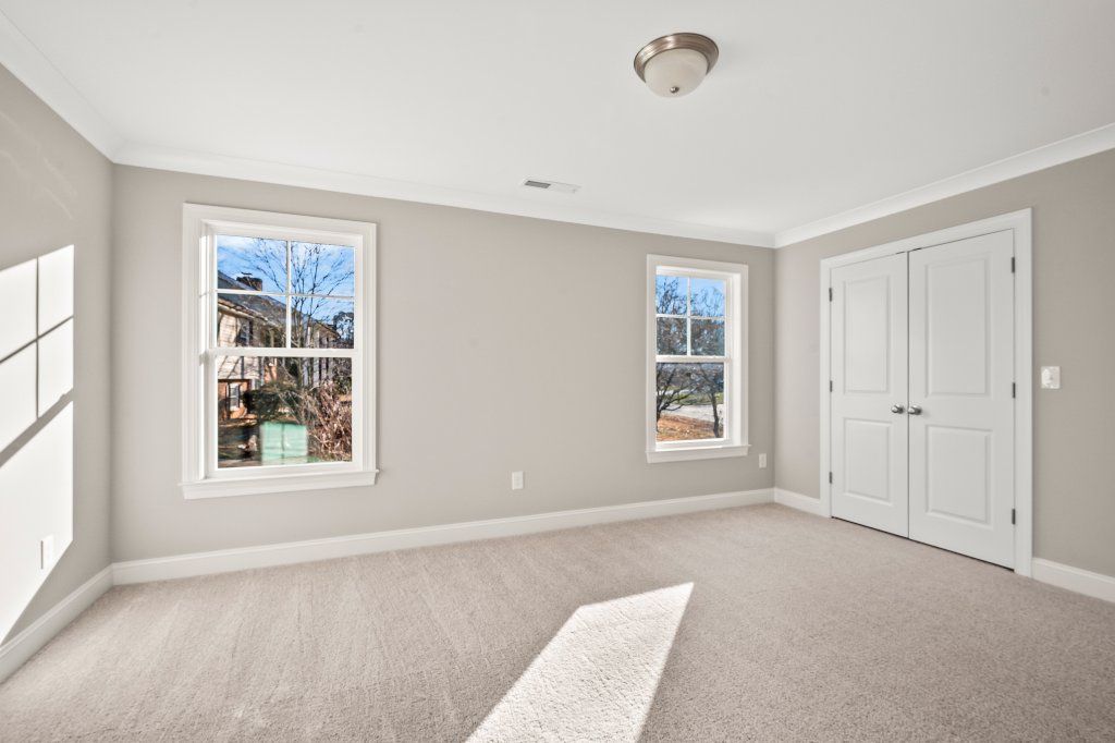553 Alpine Road, large bonus room.