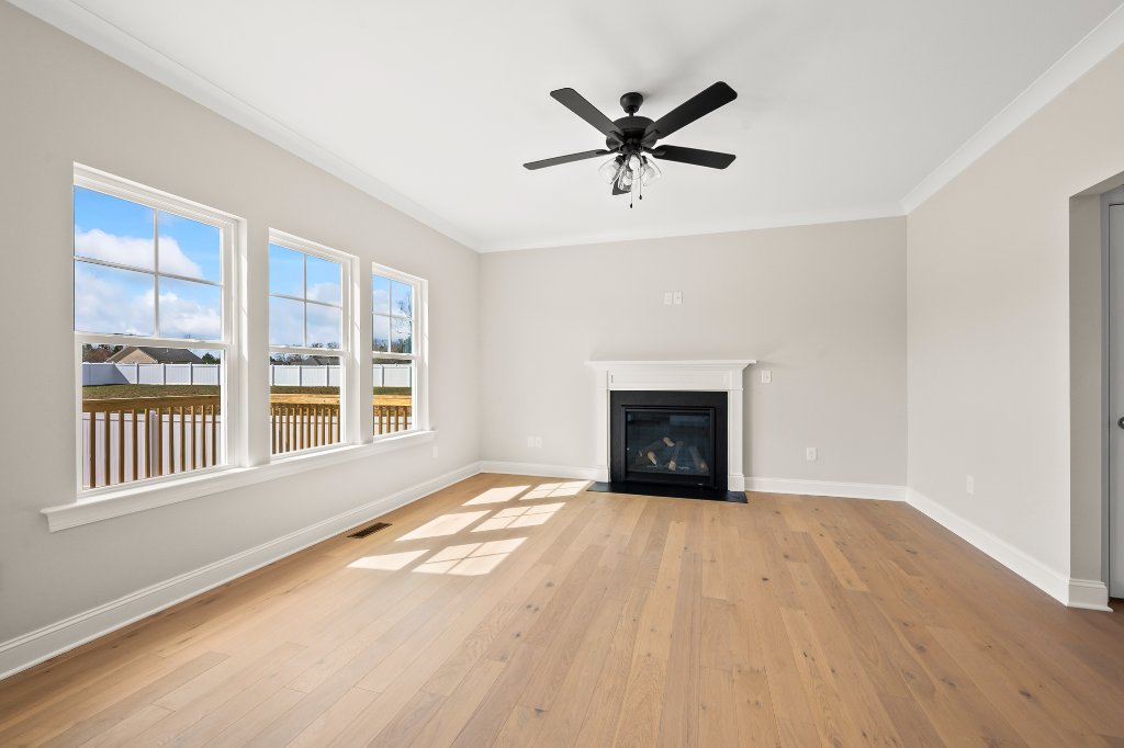360 Wynnfall Drive, upper hallway landing
