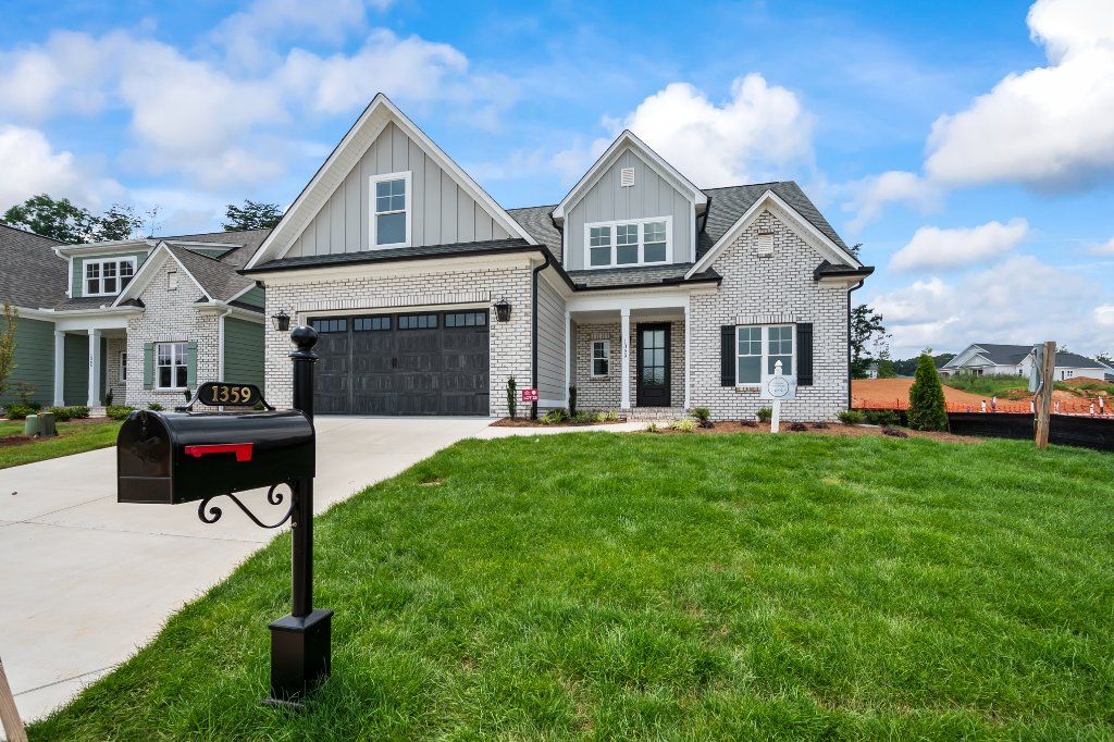 Front elevation with mailbox