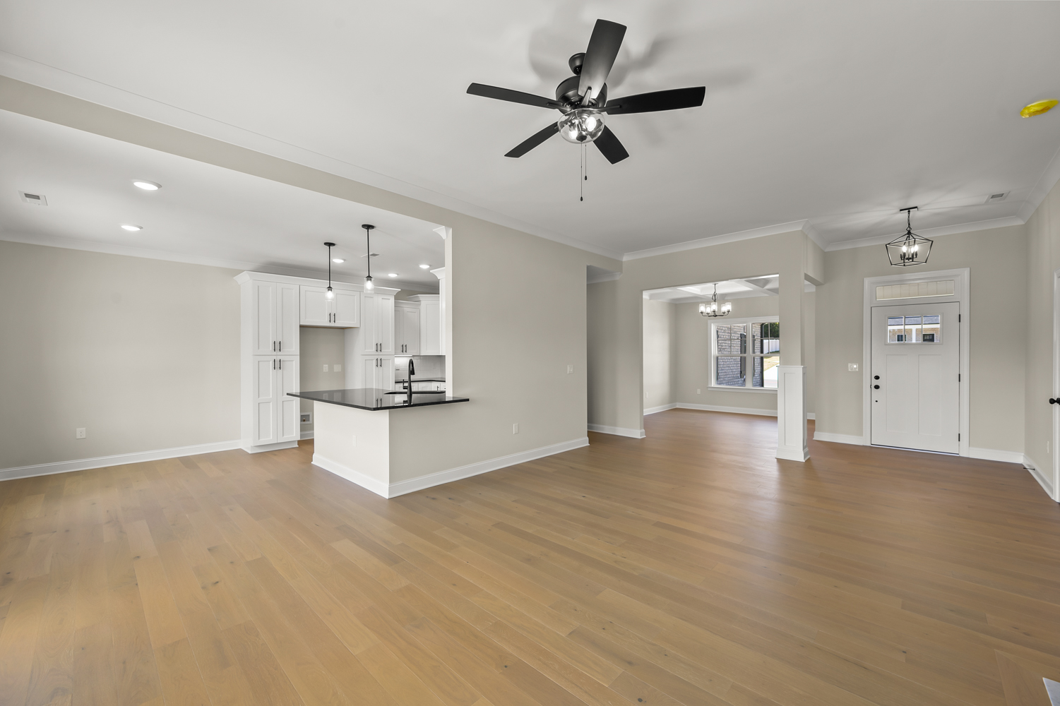 212 Cool Run - Open Kitchen & Living with Island
