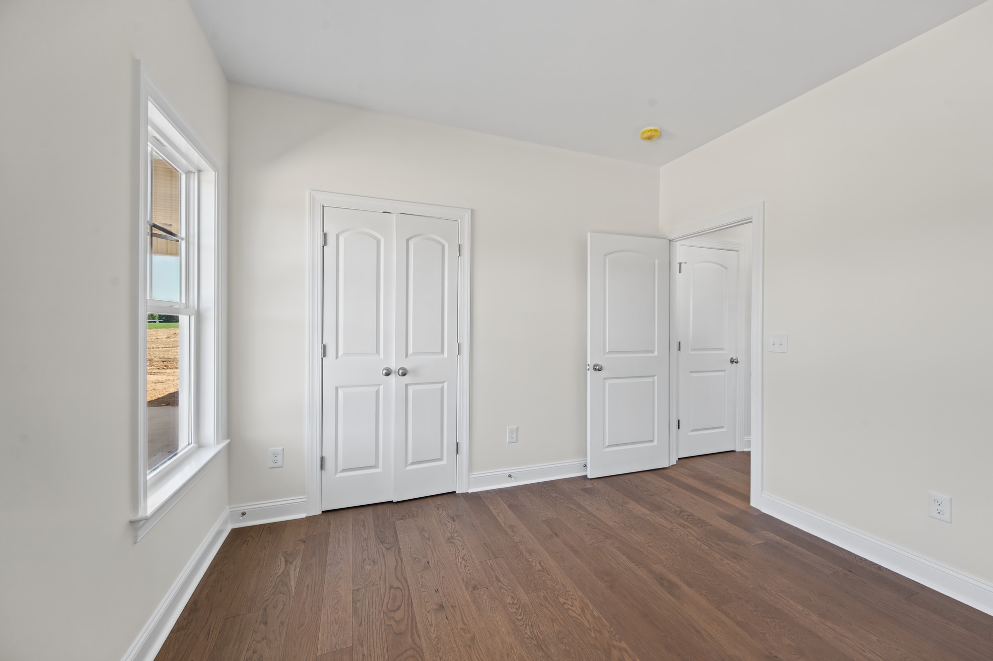 250 Cool Run - Bedroom with Closet & Doorway