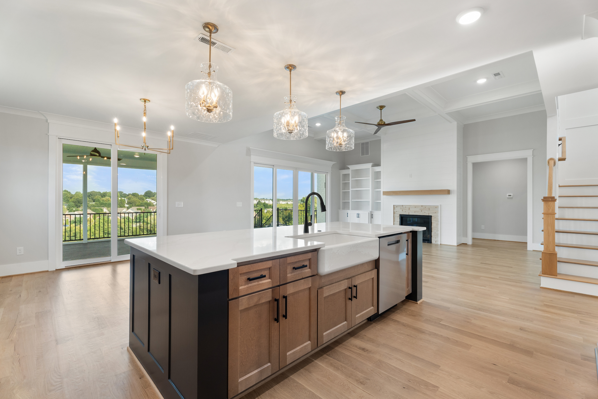 727 Royal Jasmine Ct - Kitchen Island with Farmhouse Sink