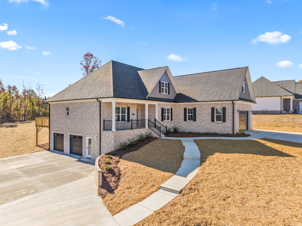 210 Painted Trails Lexington, aerial front view