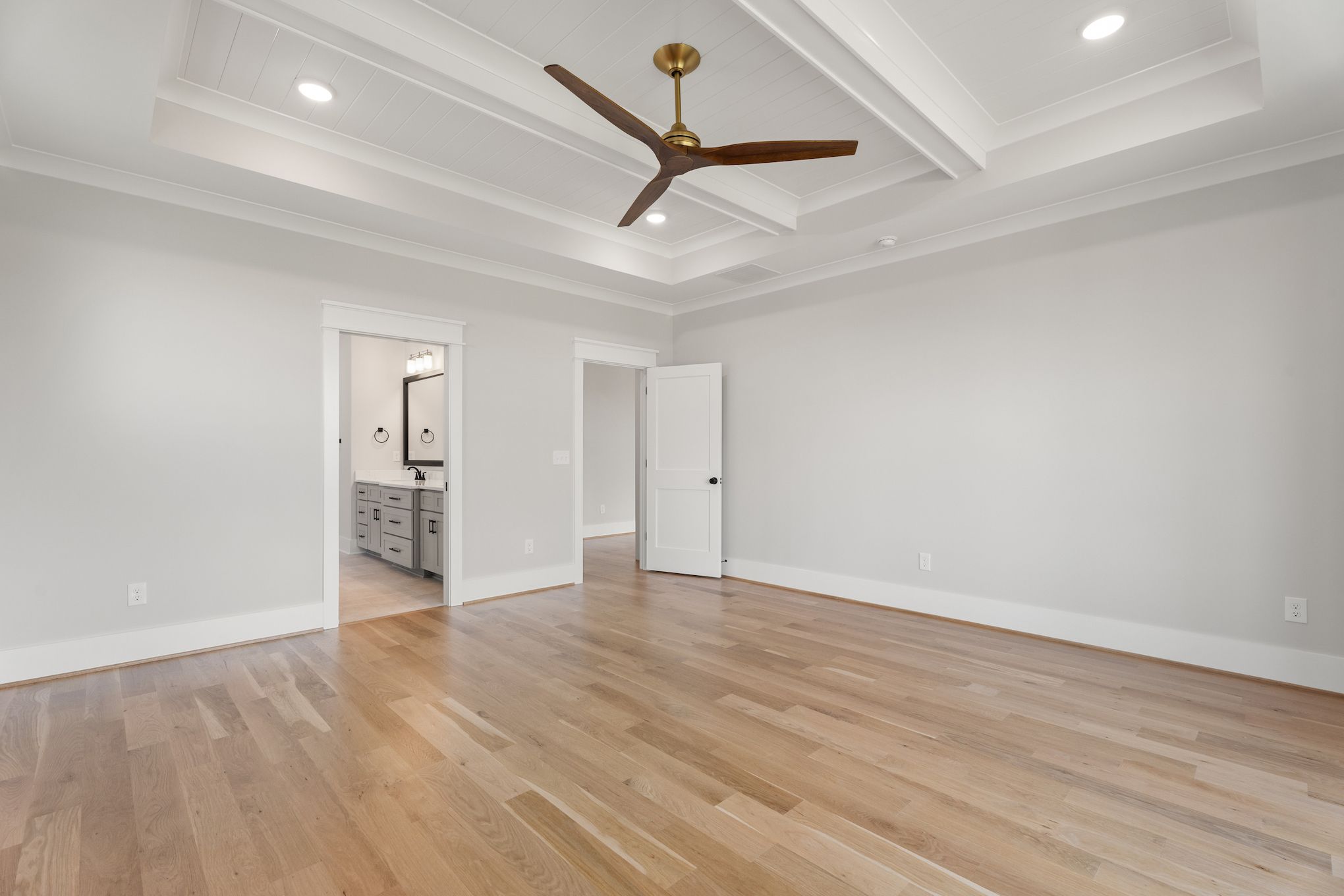 727 Royal Jasmine Ct - Primary Bedroom with Bath Access