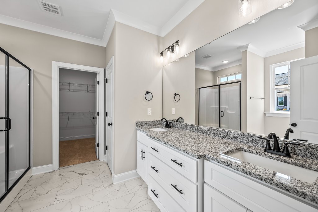 132 Cricket's Run, laundry room with cabinetry