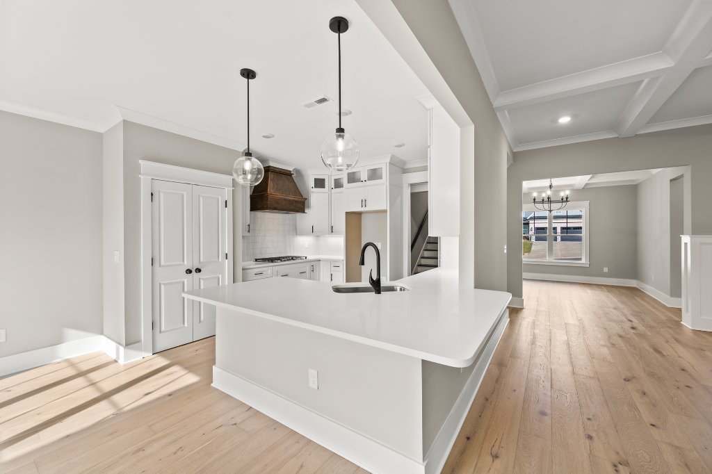 740 Surrey Path Trail, kitchen island with pendant lights