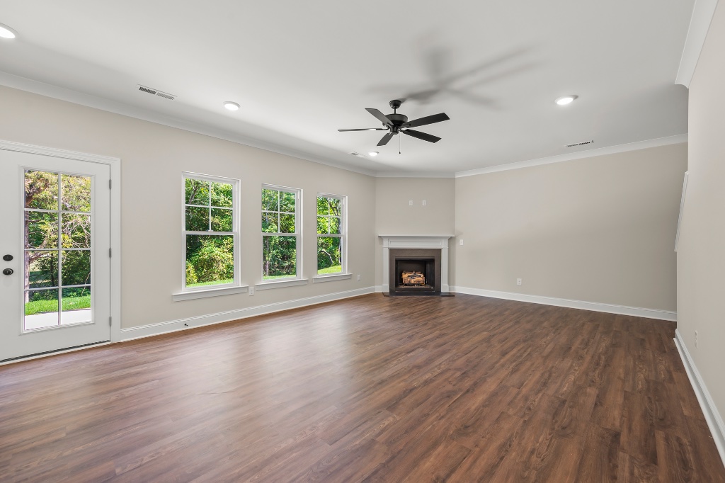 1920 Wild Rosewood Way, kitchen & living