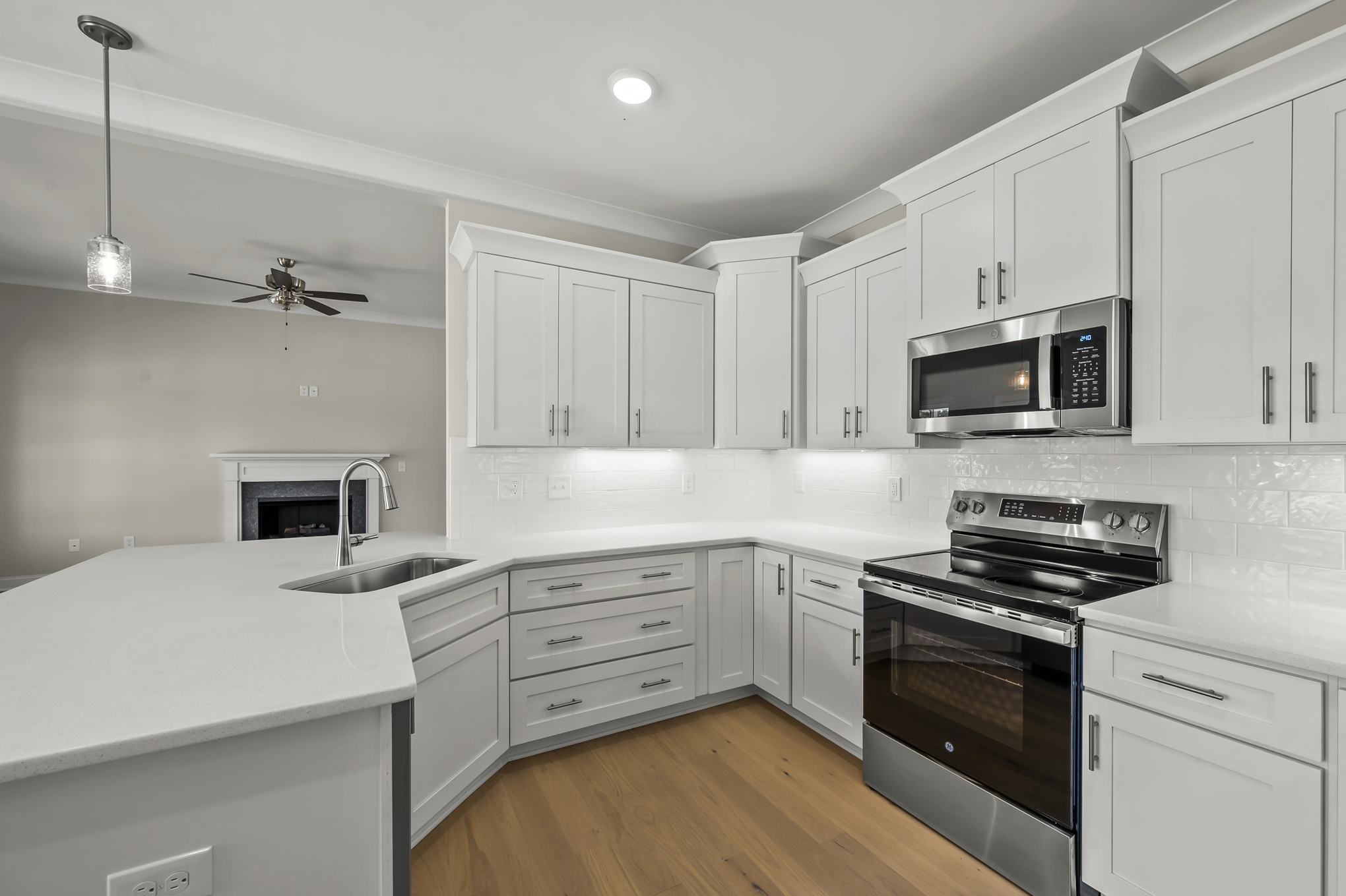 174 Cool Run - Kitchen Detail with Stainless Appliances