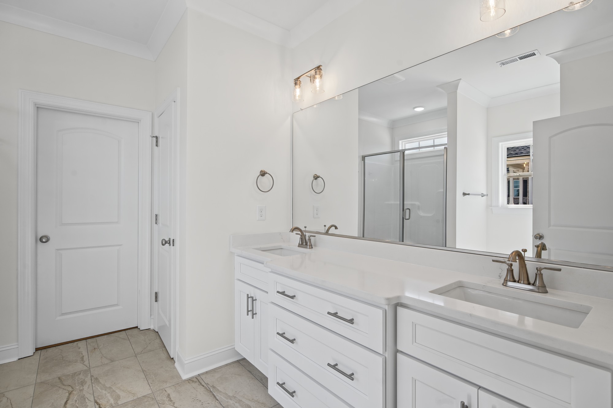 232 Cool Run - Primary Bathroom Double Vanity