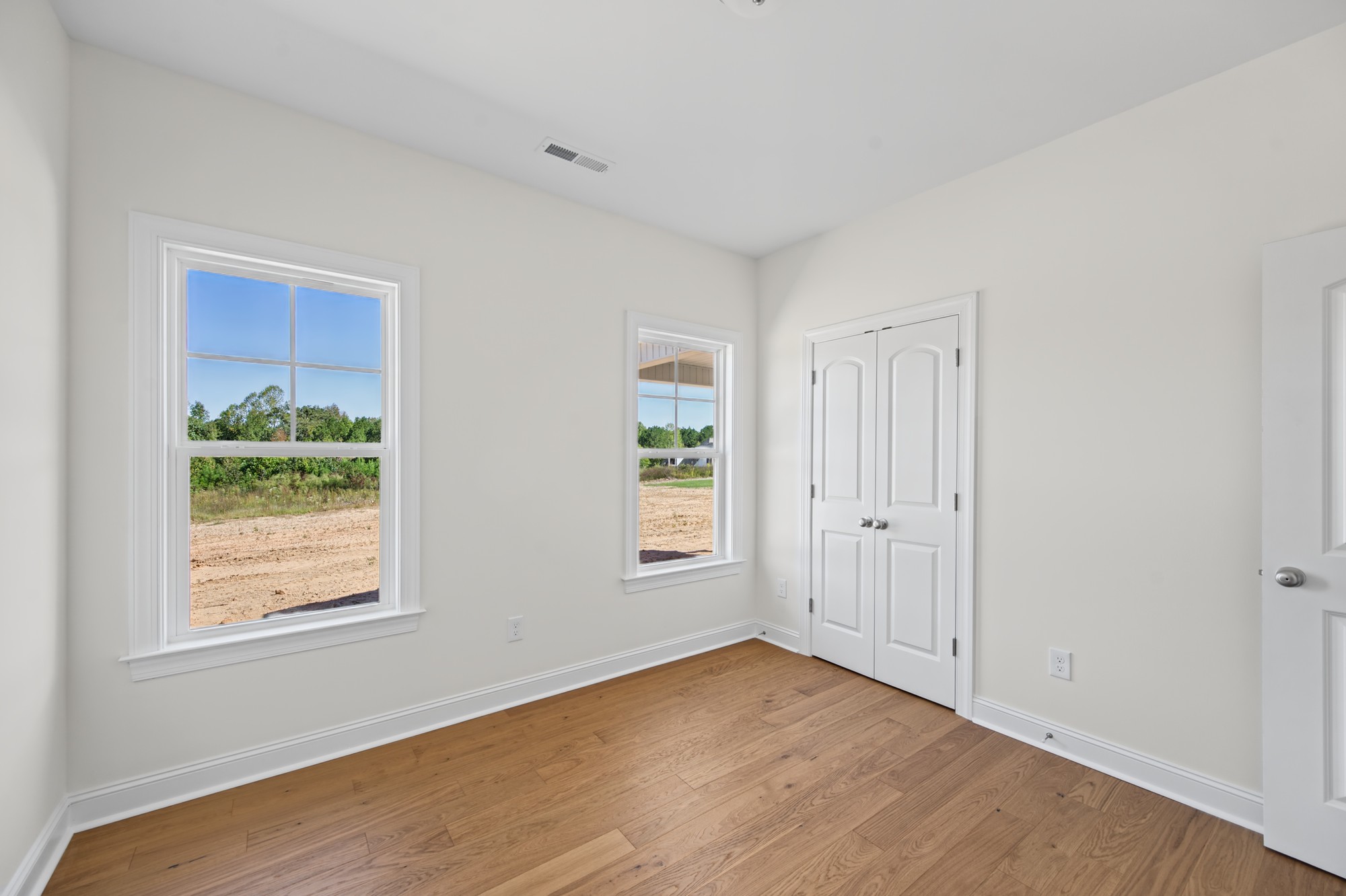 232 Cool Run - Bedroom with Double Windows