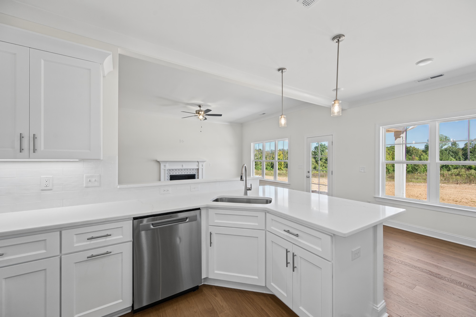 232 Cool Run - Kitchen Island with Sink & Dishwasher