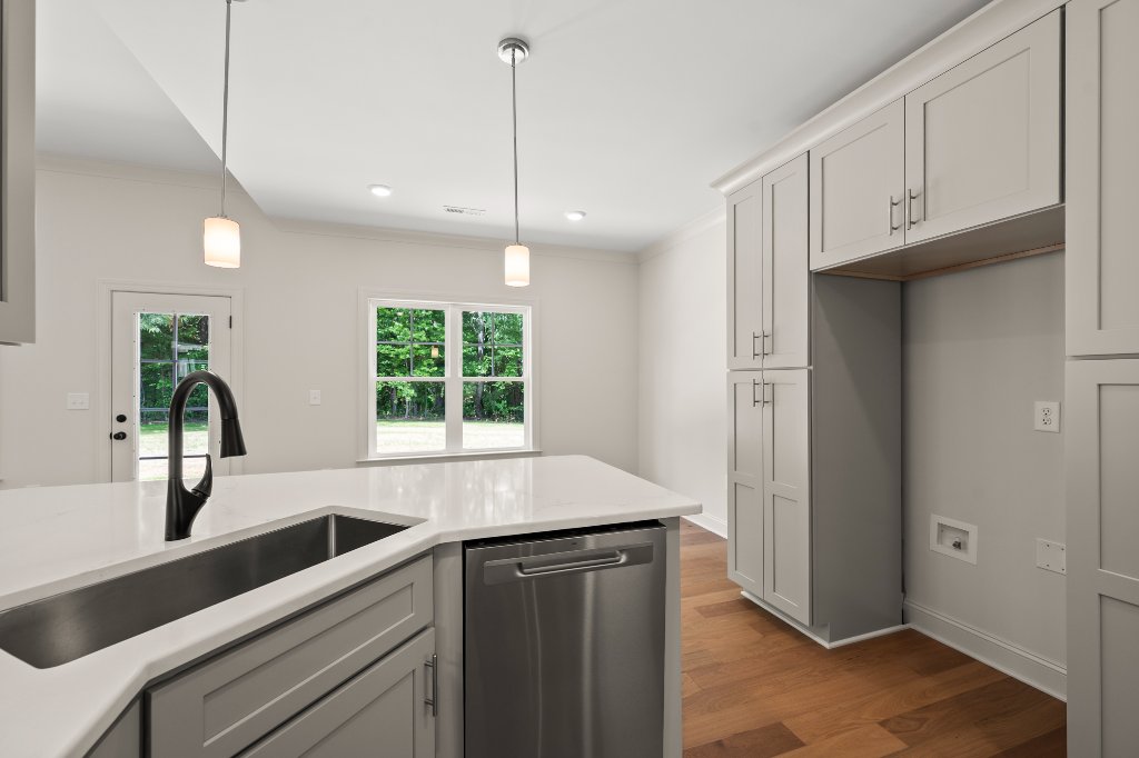 Kitchen sink and dining area