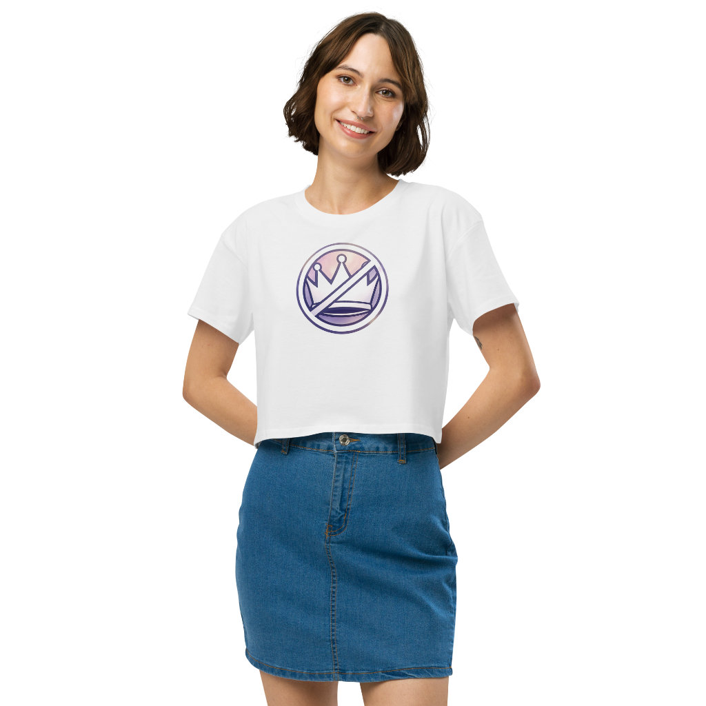 No Kings round logo-Women’s crop top