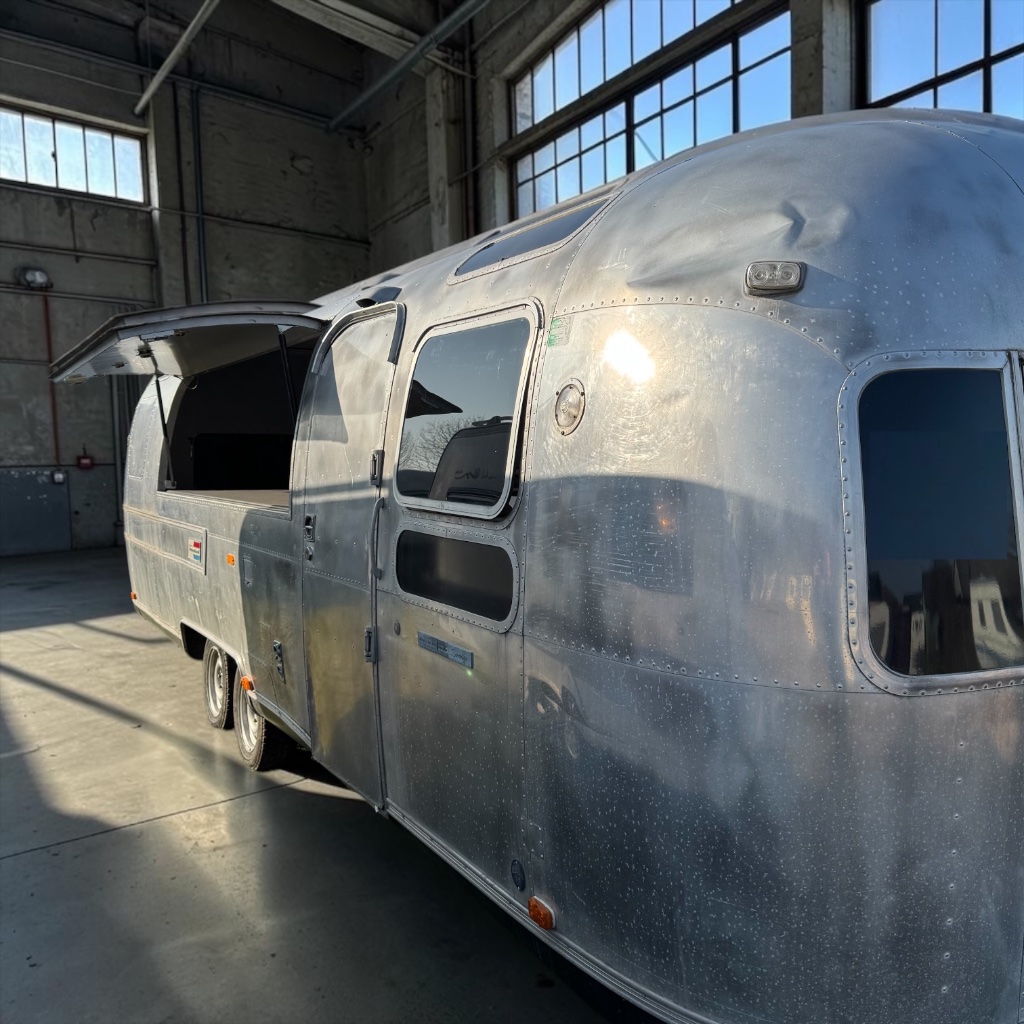 AIRSTREAM