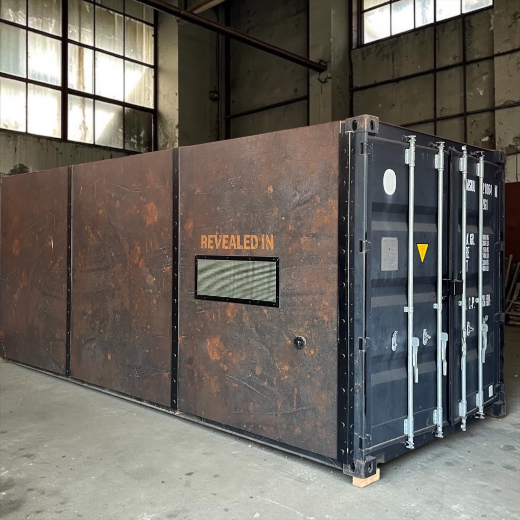 CONTAINER