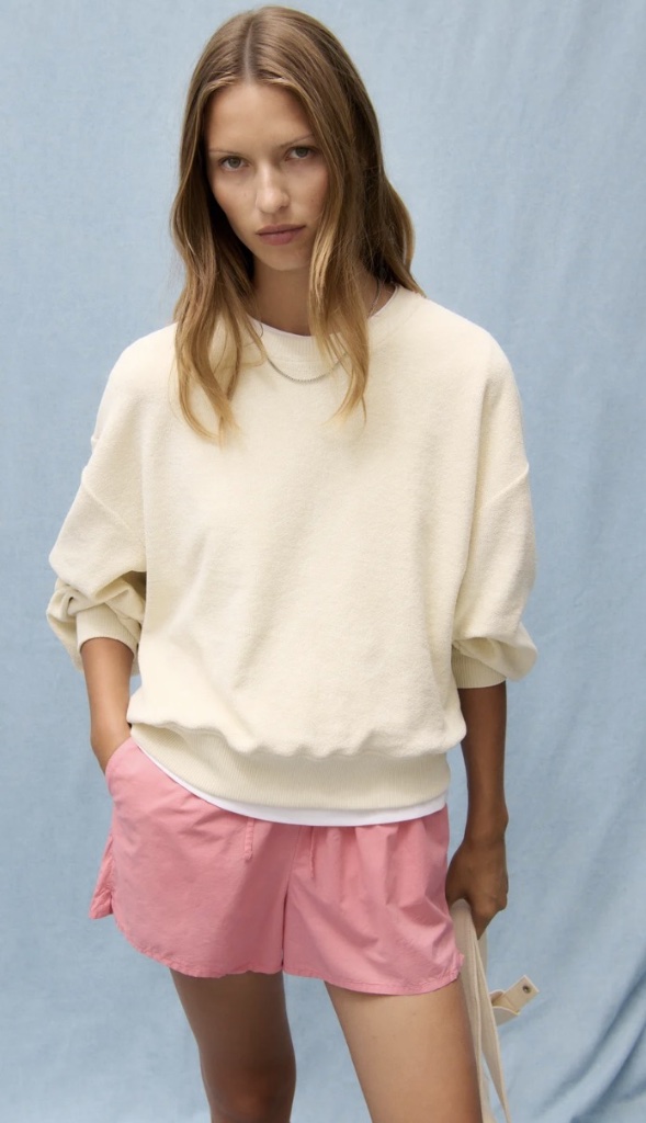 CLOSED look 19