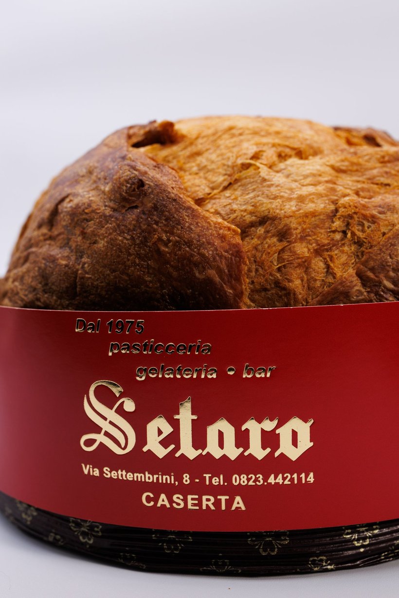Panettone in banda rossa