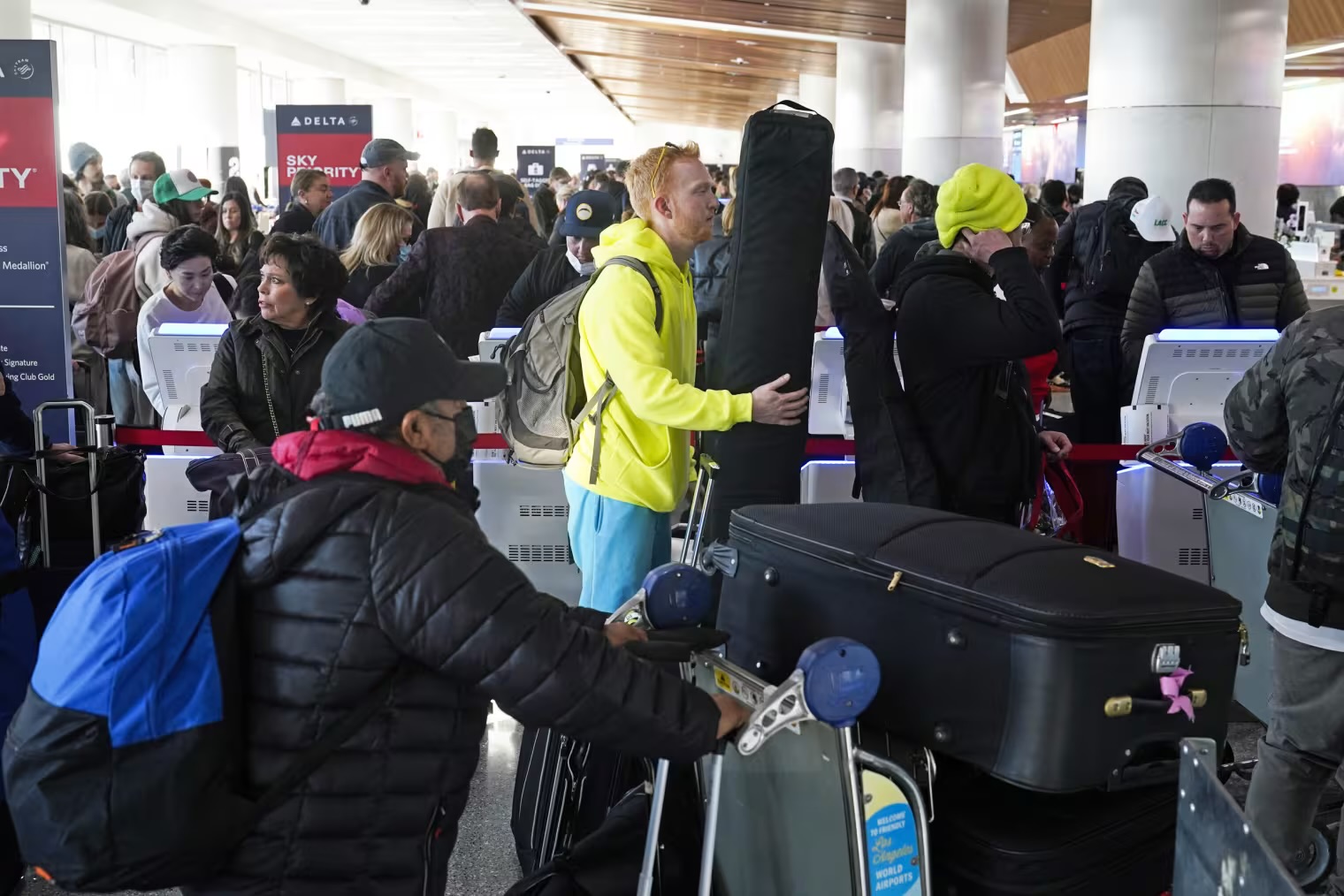 Long lines at oversized baggage check-in