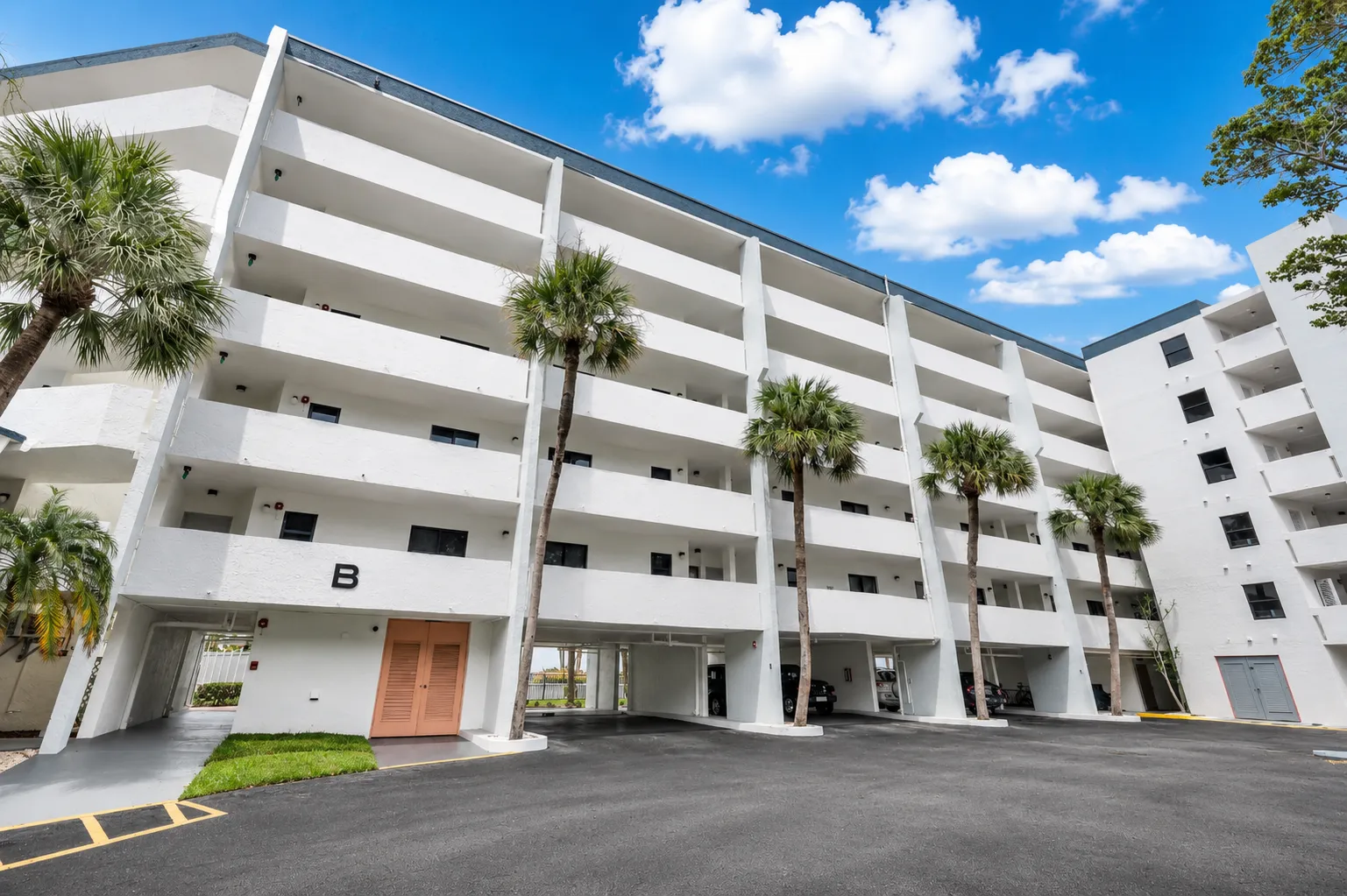 Building B — Riverside Club